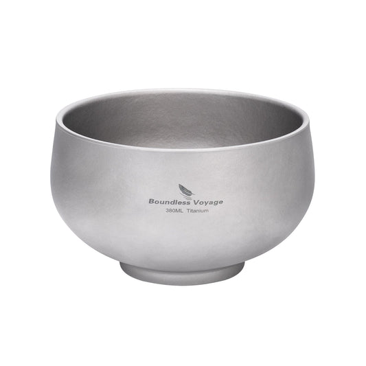 Double-wall titanium camping bowl illustrating insulated titanium tableware