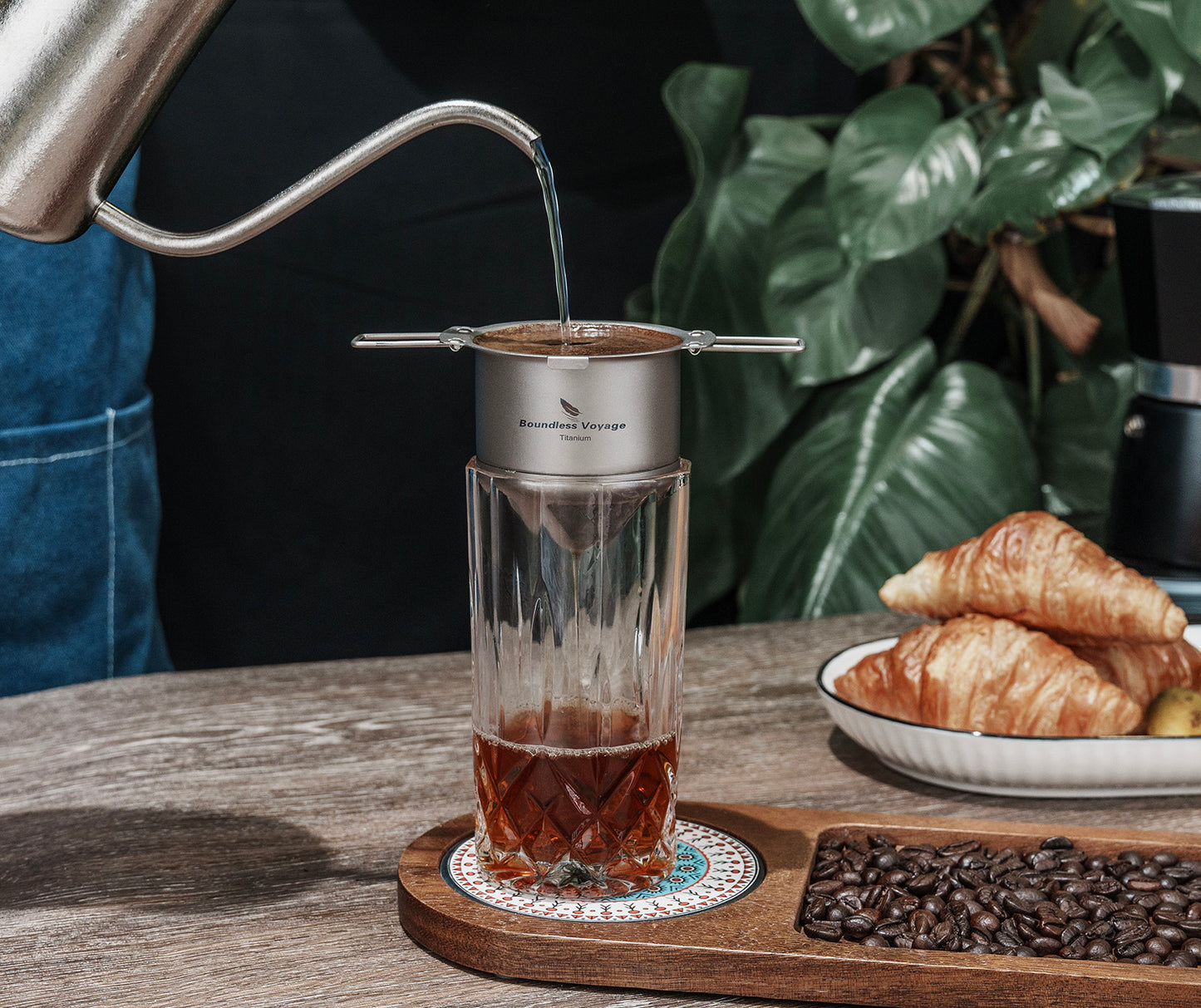 Boundless Voyage Titanium Coffee Drip Filter Hand Brewed Coffee Filters Ultralight Portable Folding Hanging Ear Mini Hand Brewed Coffee Filter ( Suitable for Mugs with a Diameter of 6.5 cm-12.5 cm )